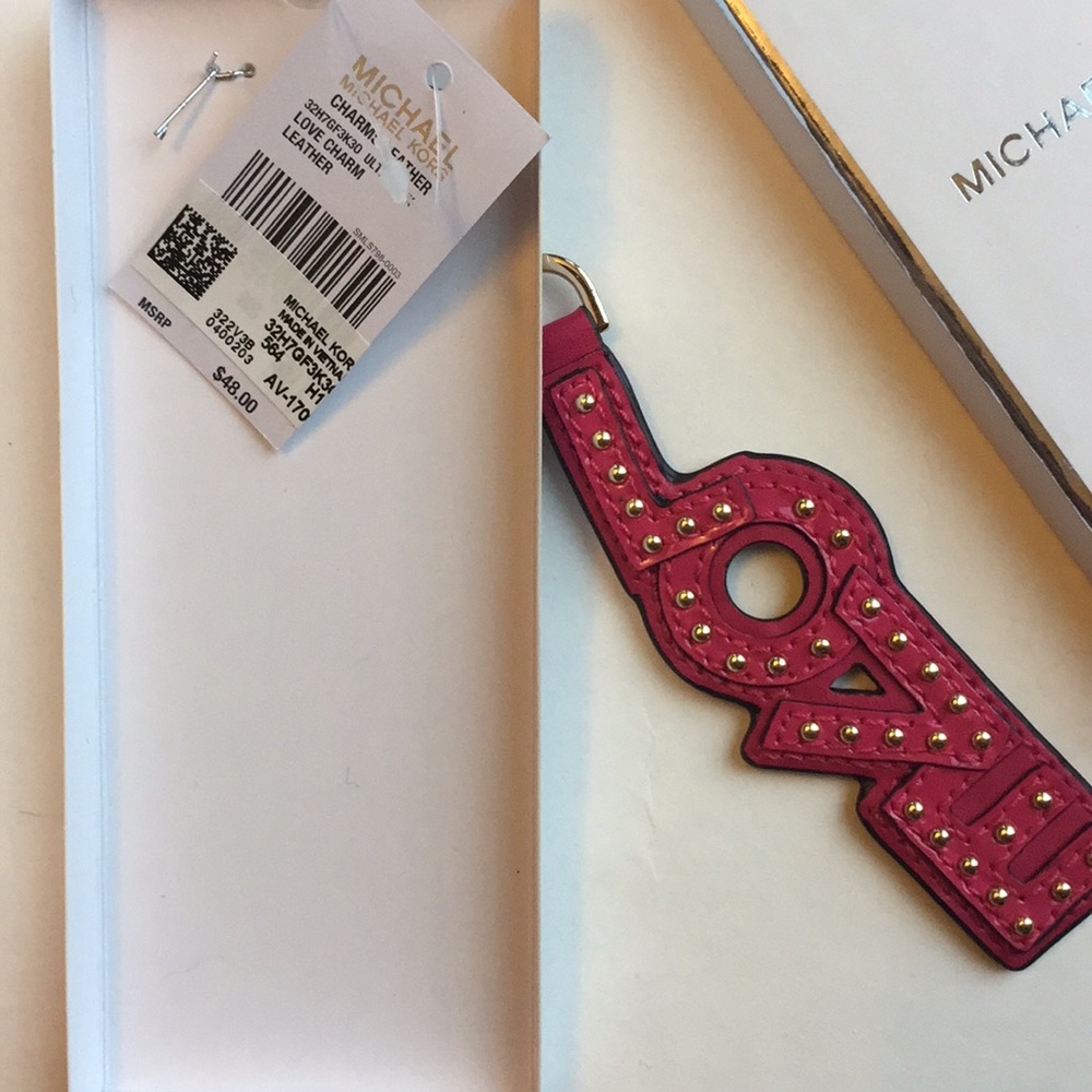 NWT MICHAEL KORS ULTRA PINK LEATHER LOVE CHARM - Picture 5 of 5